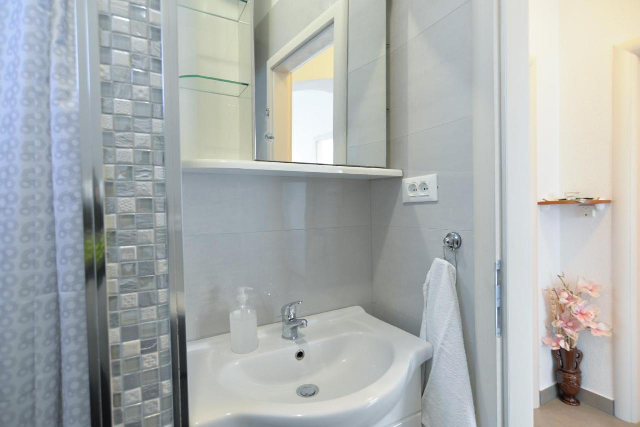 Apartments Orange 167 Novigrad  Luaran gambar