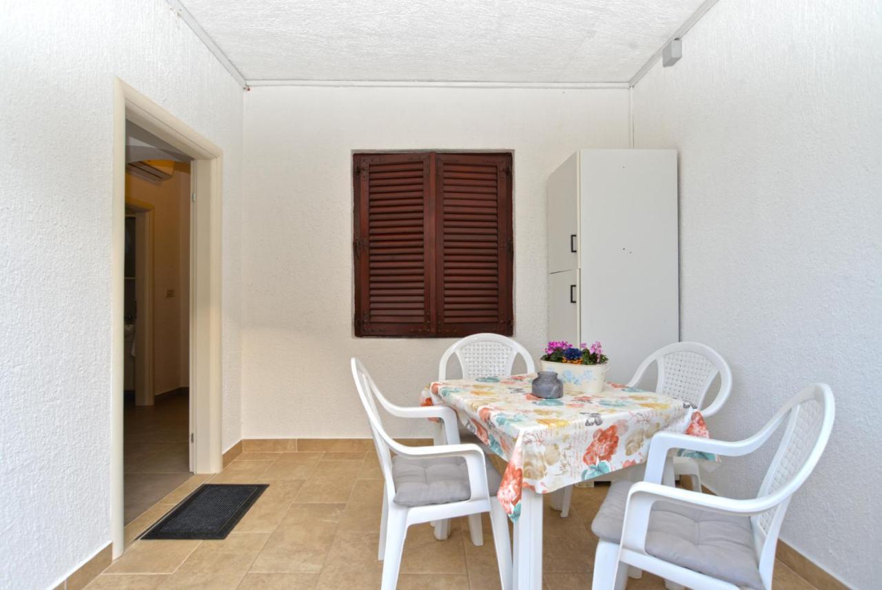 Apartments Orange 167 Novigrad  Luaran gambar