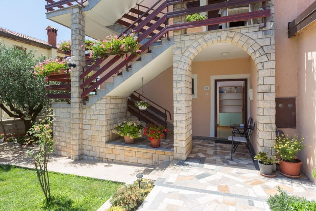Apartments Orange 167 Novigrad  Luaran gambar
