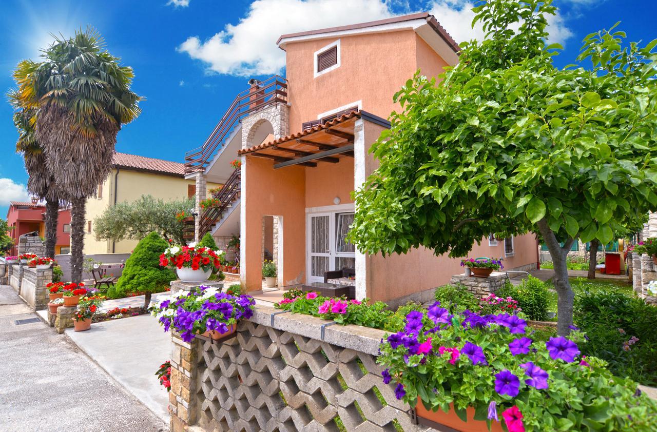 Apartments Orange 167 Novigrad  Luaran gambar